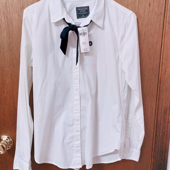BNWT Abercrombie & Fitch Poplin Necktie Ribbon Shirt Blouse Size M Preppy - Picture 1 of 4